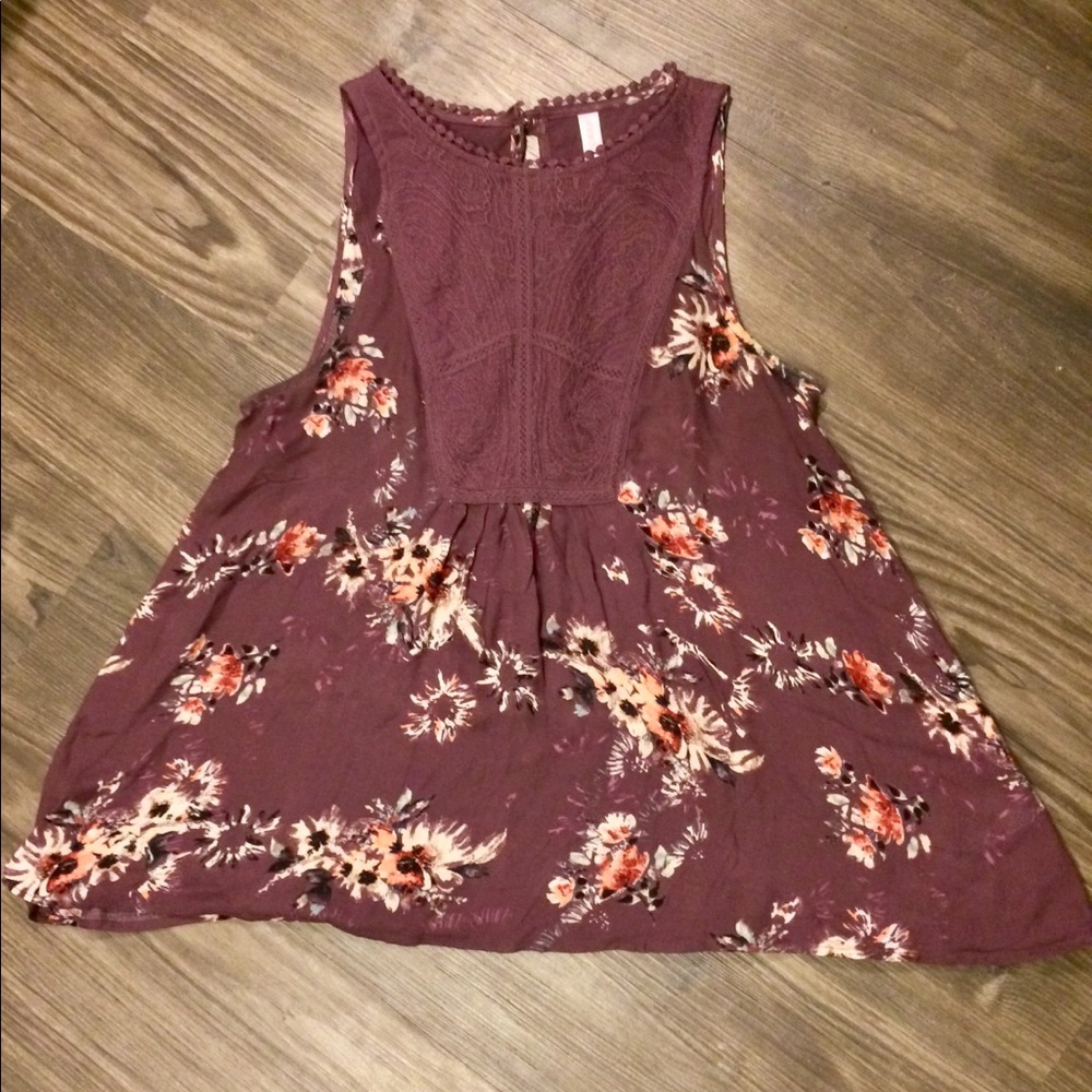 Xhilaration Sleeveless Purple Floral Top - small